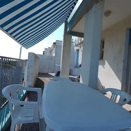 아파트 Attico Sul Mare 리도 델리 에스텐시