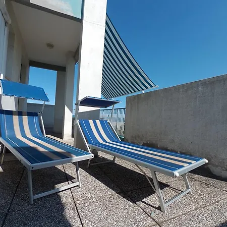 Attico Sul Mare * 리도 델리 에스텐시