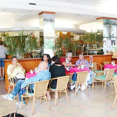 Attico Sul Mare * 리도 델리 에스텐시